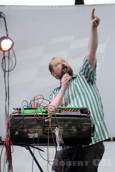 DAN DEACON - 2015-05-29 - NIMES - Grande Scene Flamingo - 